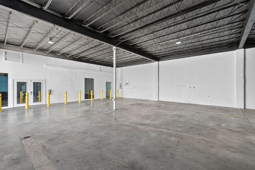 More Photos Of 4029 NW 25th St, Miami Warehouse For Lease