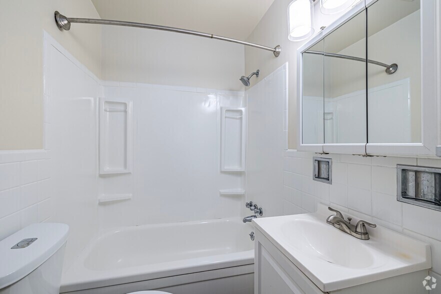 More Photos Of 6401 Middlebelt Rd, Garden City Apartments For Sale