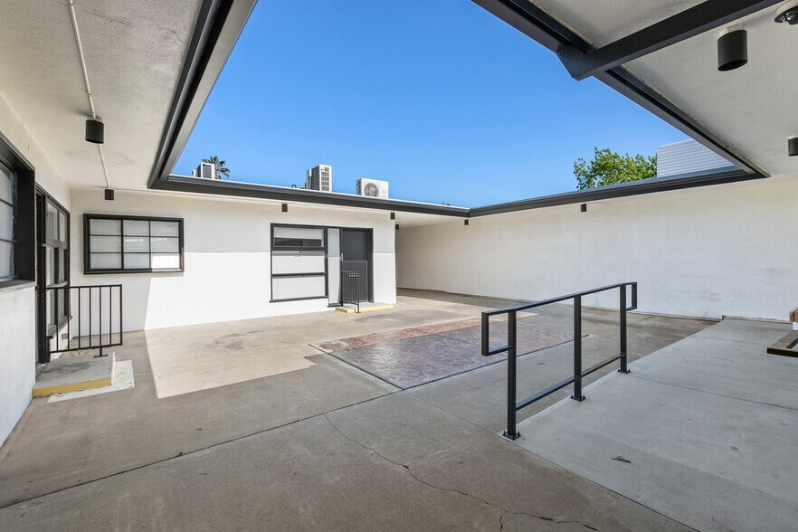 More Photos Of 8939 La Mesa Blvd, La Mesa Medical For Lease