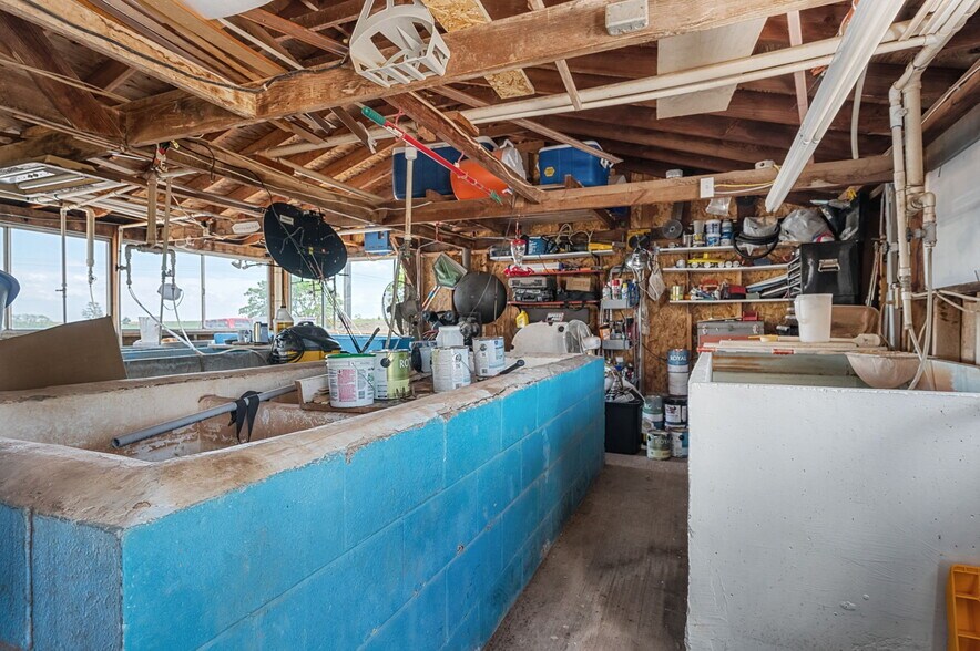 More Photos Of 10277 N 2130 Rd, Foss Convenience Store For Sale