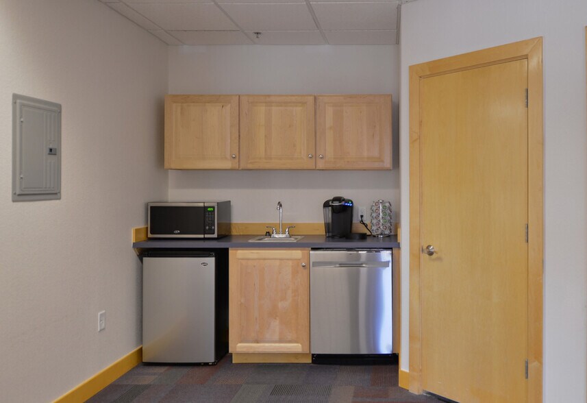 More Photos Of 2002 Caribou Dr, Fort Collins Office For Sale