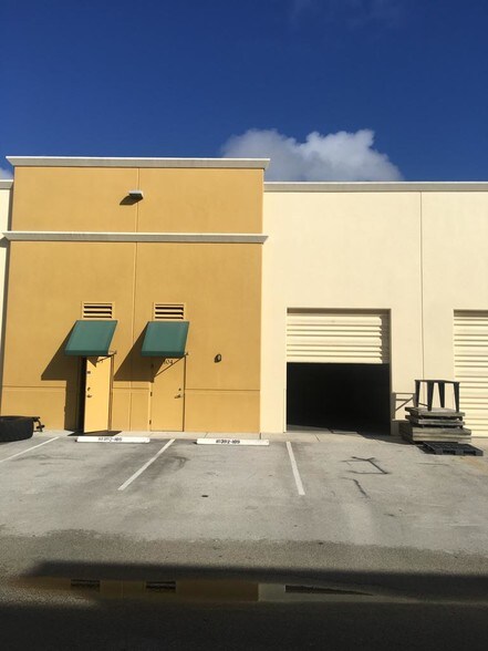 More Photos Of 10388 State Road 84, Davie Warehouse For Lease