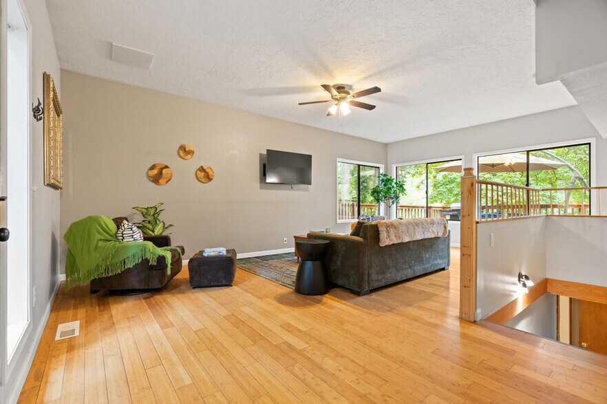 More Photos Of 1824 SW Greenway Cir, West Linn Specialty For Sale