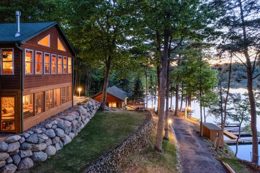 More Photos Of 8971 Thoroughfare Rd, Minocqua Multifamily For Sale