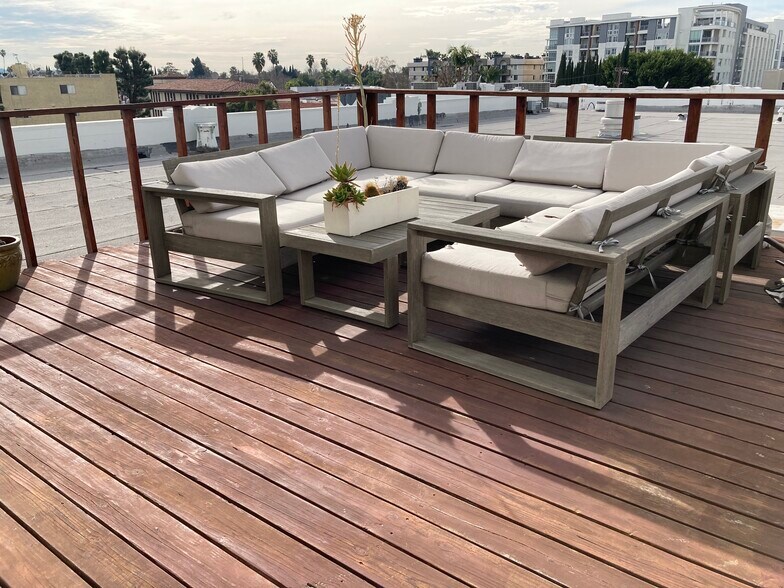 More Photos Of 5410 Wilshire Blvd, Los Angeles Loft Creative Space For Lease