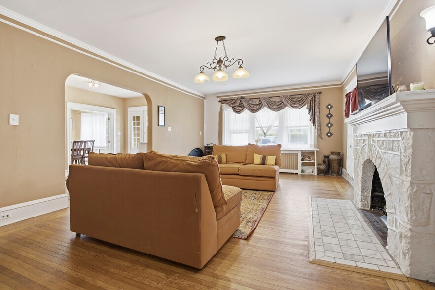 More Photos Of 678 Ferne Blvd, Drexel Hill Office For Sale