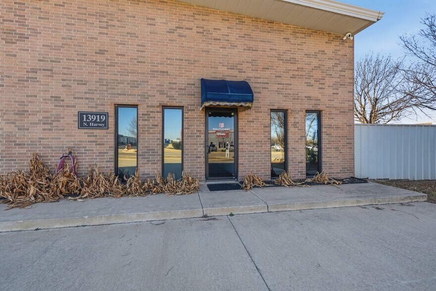 More Photos Of 13919 N Harvey Ave, Edmond Warehouse For Lease