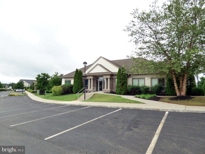 More Photos Of 101 Lexington Rd, Woolwich Office For Lease