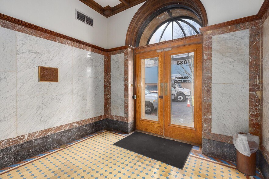 More Photos Of 333 SW Taylor St, Portland Office Residential For Lease