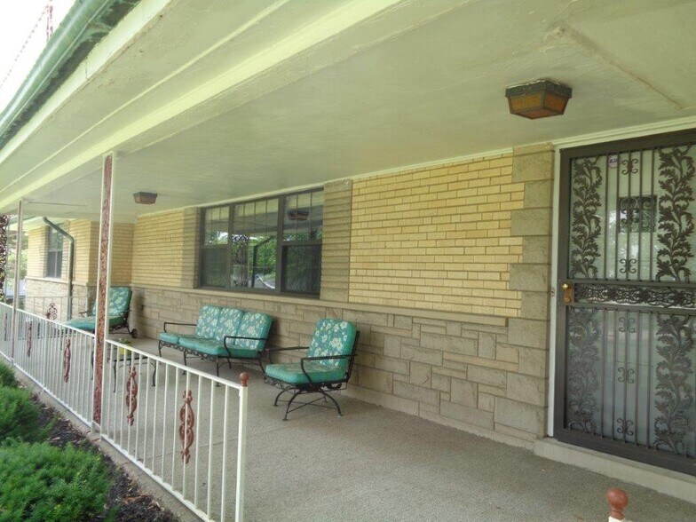 More Photos Of 4911 N Bend Rd, Cincinnati Office Residential For Sale
