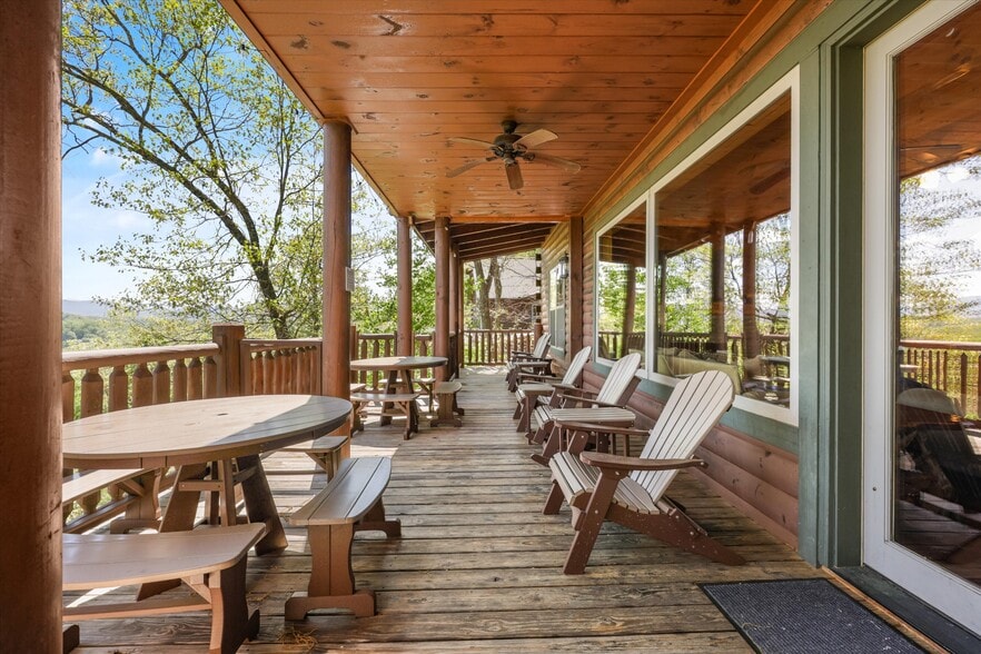 More Photos Of 1960 Blackthorn Trl, Sevierville Specialty For Sale