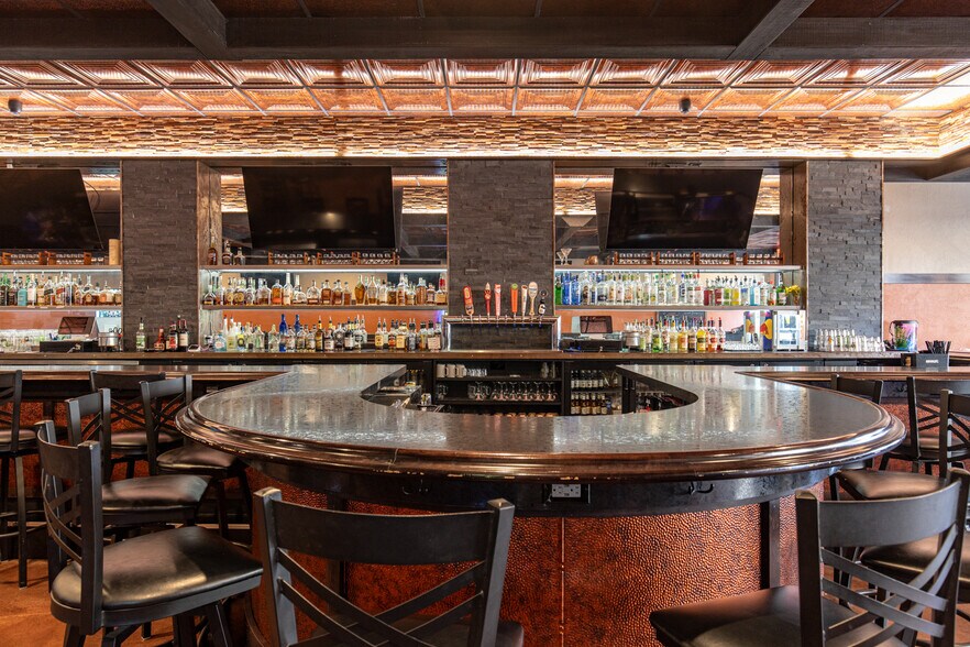 More Photos Of 216 N Main St, Oshkosh General Retail For Sale