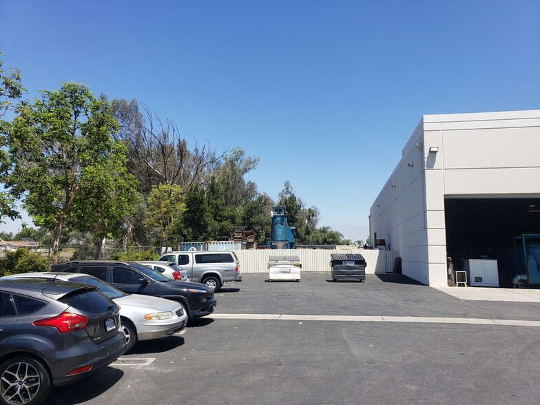 More Photos Of 6688 Doolittle Ave, Riverside Warehouse For Sale