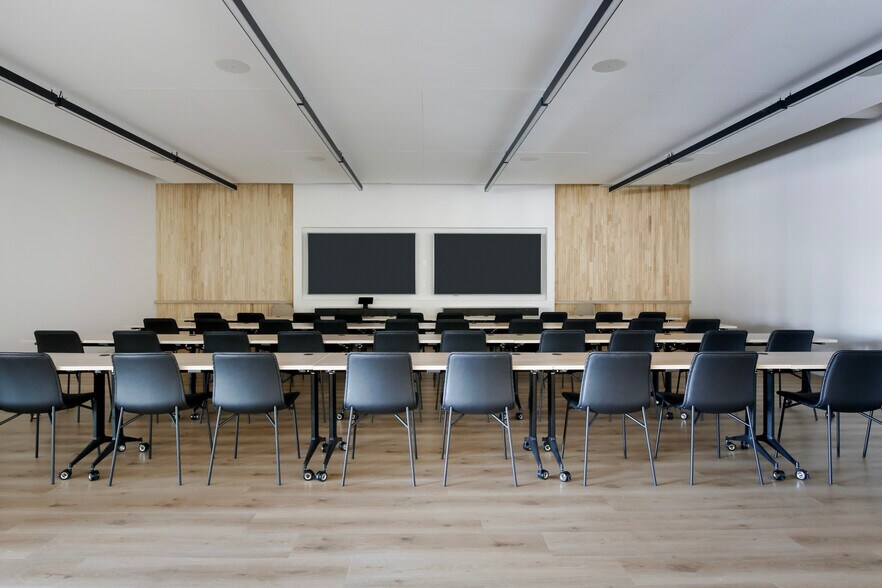 More Photos Of 55 Music Sq W, Nashville Office For Sale