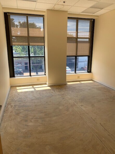 More Photos Of 54-60 E Bridge St, Morrisville Storefront Retail Office For Lease