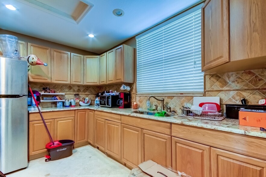 More Photos Of 3775 Central Ave, Saint Petersburg Medical For Lease