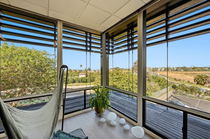 More Photos Of 2333 State St, Carlsbad Medical For Sale