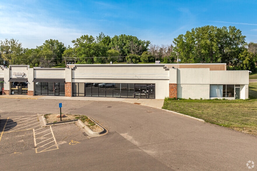 More Photos Of 1201 Robert St S, West Saint Paul Unknown For Lease