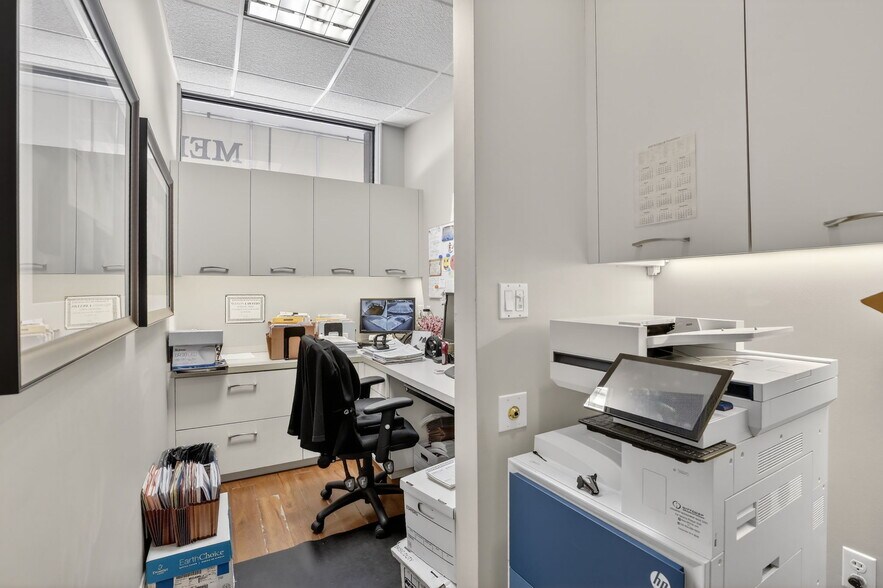 More Photos Of 100 SE 6th St, Fort Lauderdale Office For Lease