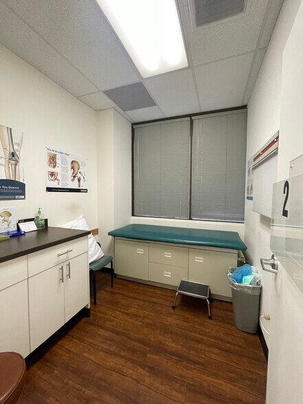 More Photos Of 98-1247 Kaahumanu St, Aiea Office For Sale