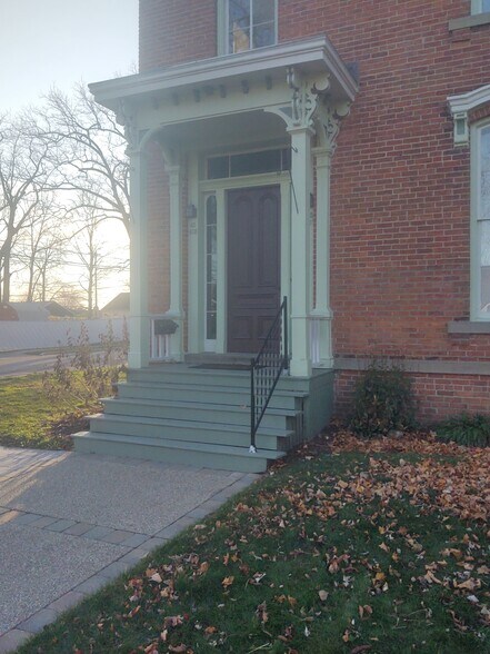 More Photos Of 45605 Cass Ave, Utica Apartments For Sale