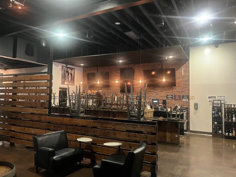 More Photos Of 6531-6533 Greenleaf Ave, Whittier Storefront For Sale