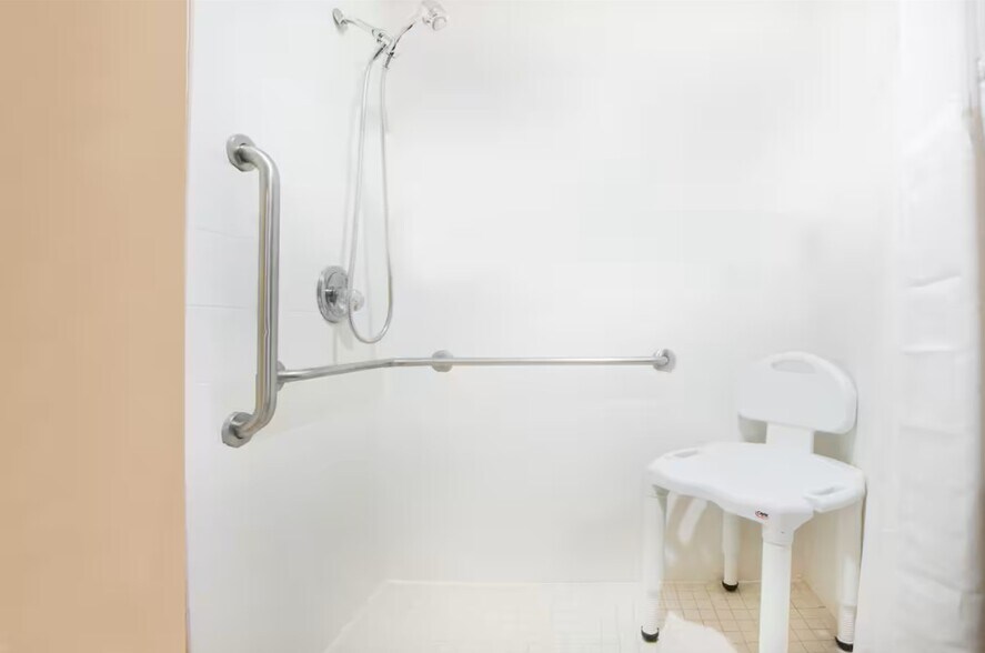 More Photos Of 2818 S Van Buren St, Enid Hotel For Sale