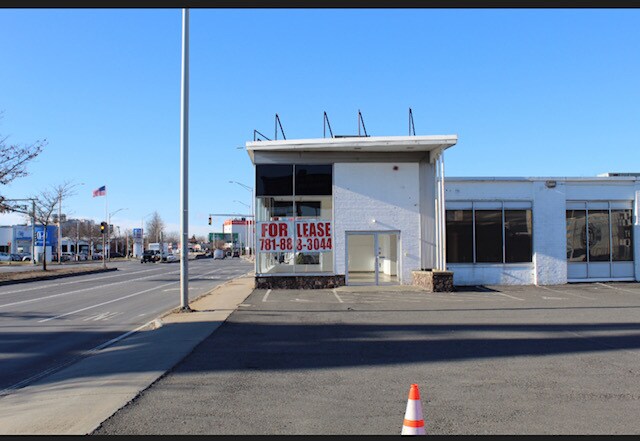 More Photos Of 517 Lynnway, Lynn Freestanding For Lease