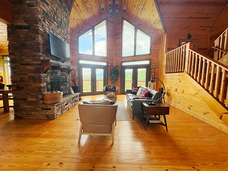 More Photos Of 433 Red Hawk Way, Gatlinburg Specialty For Sale