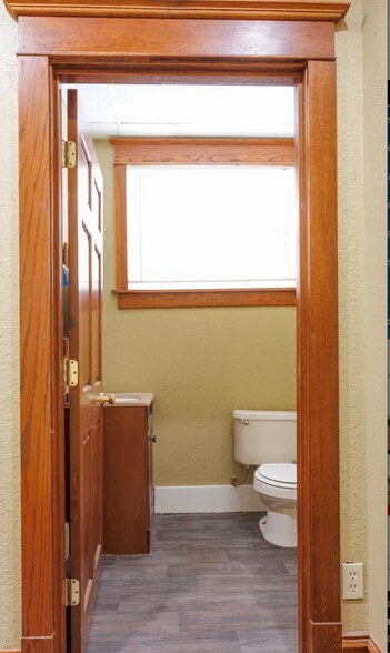 More Photos Of 1015 W Main St, Salem General Retail For Sale
