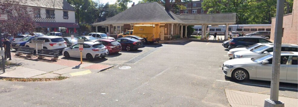 More Photos Of 11882 Metropolitan Ave, Kew Gardens Apartments For Lease