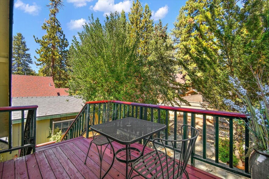 More Photos Of 39226 N Shore Dr, Fawnskin Restaurant For Sale