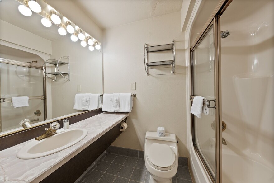 More Photos Of 3105 NE O. B. Riley Rd, Bend Hotel For Sale