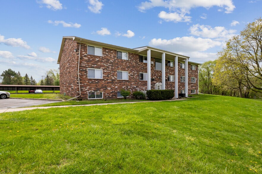 More Photos Of 186 1st St, Olivet Apartments For Sale