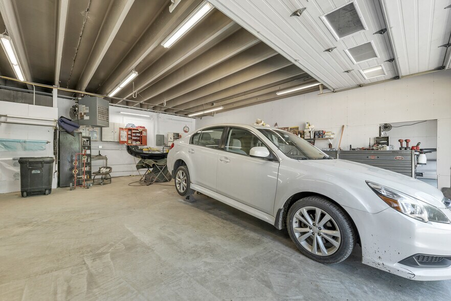 More Photos Of 11 Wilson Ct, Laconia Warehouse For Sale