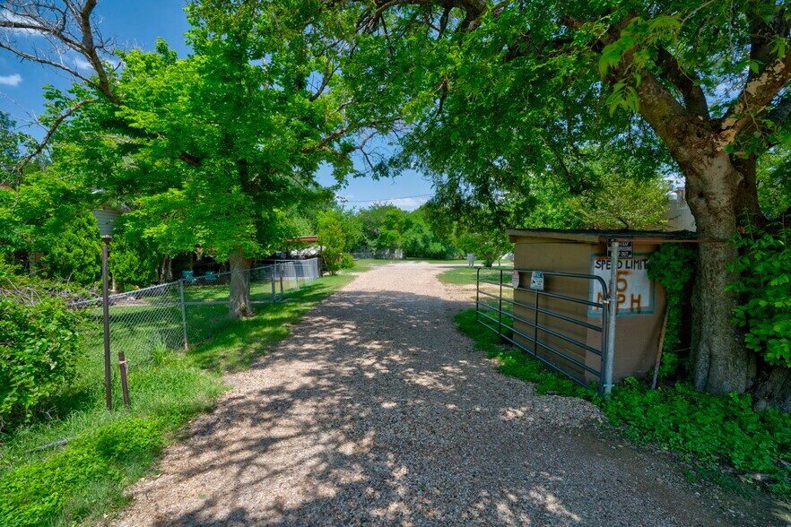 More Photos Of 404 S Interstate 35 Rd, Red Oak Manufactured Housing Mobile Home Park For Sale