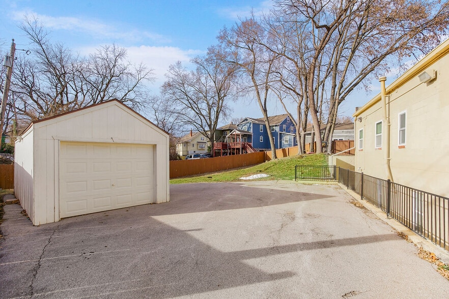More Photos Of 1022 19th St, Kansas City Office Residential For Sale