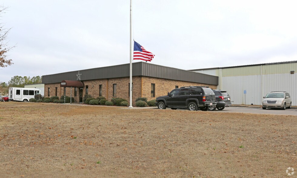 More Photos Of 2210 Industrial Dr SW, Cullman Warehouse For Sale