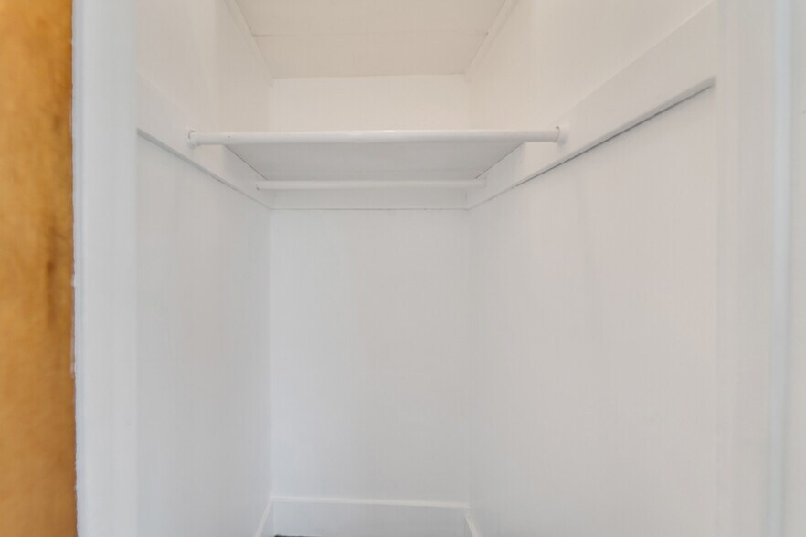 More Photos Of 2764 73rd Ave, Oakland Storefront Retail Residential For Lease