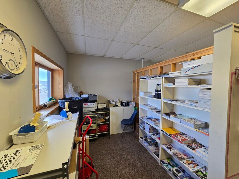 More Photos Of 1123 N 42nd St, Grand Forks Office For Sale