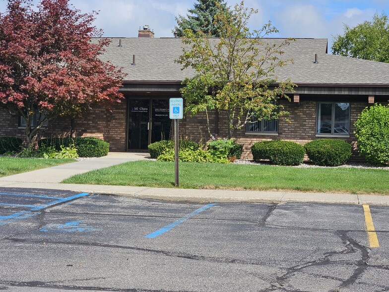 Primary Photo Of 526 W Genesee St, Frankenmuth Medical For Sale