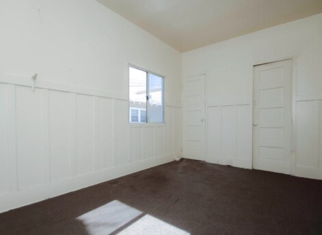More Photos Of 961 W 47th St, Los Angeles Apartments For Sale