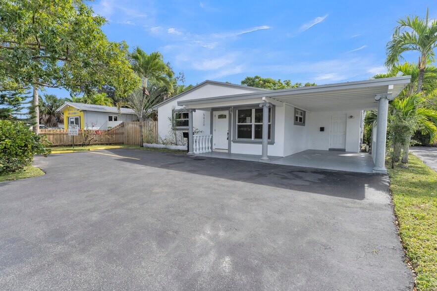 More Photos Of 5820 Sheridan St, Hollywood Office For Sale