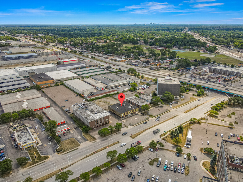 More Photos Of 20800 Greenfield Rd, Oak Park Medical For Sale