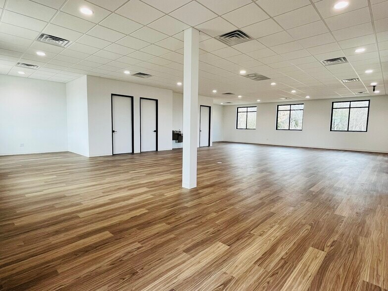 More Photos Of 124 River Oaks Dr, Southlake Medical For Lease