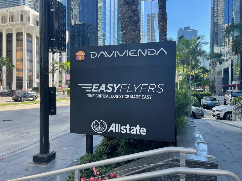 More Photos Of 1110 Brickell Ave, Miami Office Residential For Lease