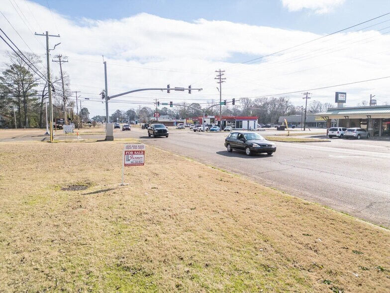 More Photos Of 245 Alabama St, Columbus Freestanding For Sale