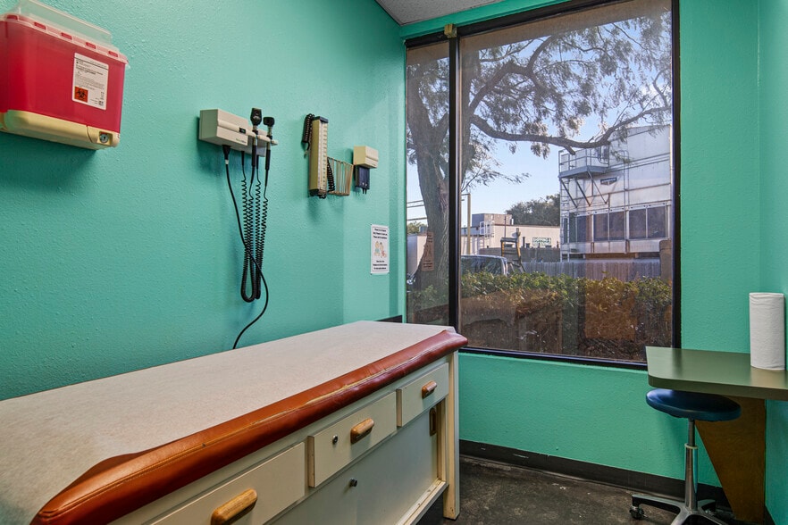 More Photos Of 864 Central Blvd, Brownsville Medical For Sale