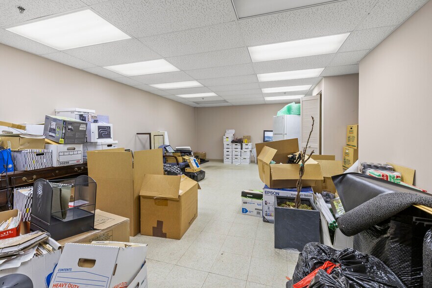 More Photos Of 132 N High St, Gahanna Office For Sale