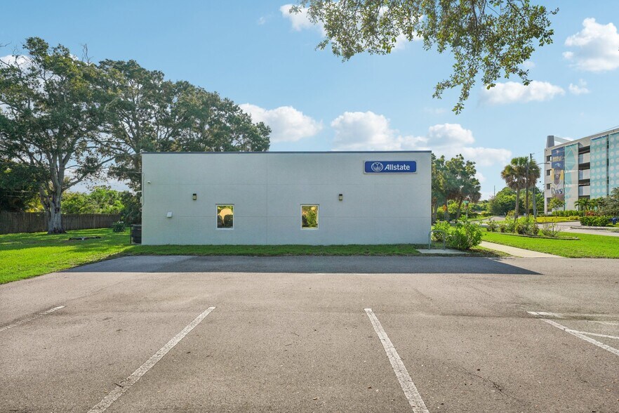 More Photos Of 3209 30th Ave S, Saint Petersburg Office For Lease